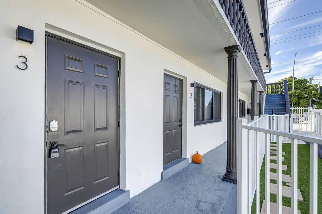 Chic Retreat: 2Br Apartment! Fort Lauderdale Ngoại thất bức ảnh