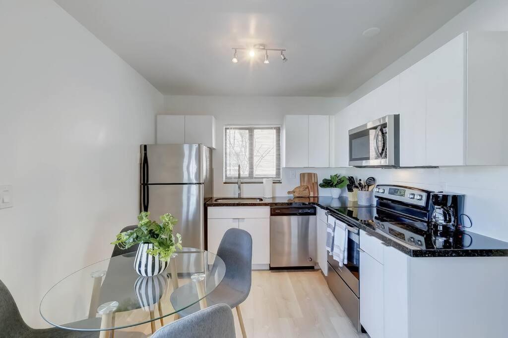 Chic Retreat: 2Br Apartment! Fort Lauderdale Ngoại thất bức ảnh
