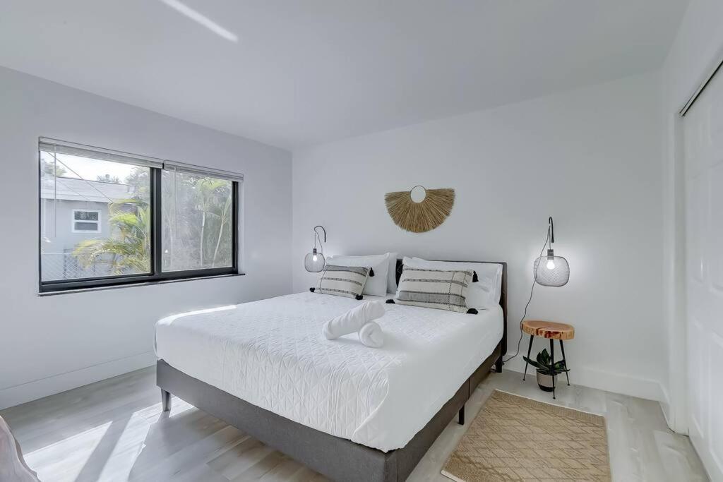 Chic Retreat: 2Br Apartment! Fort Lauderdale Ngoại thất bức ảnh