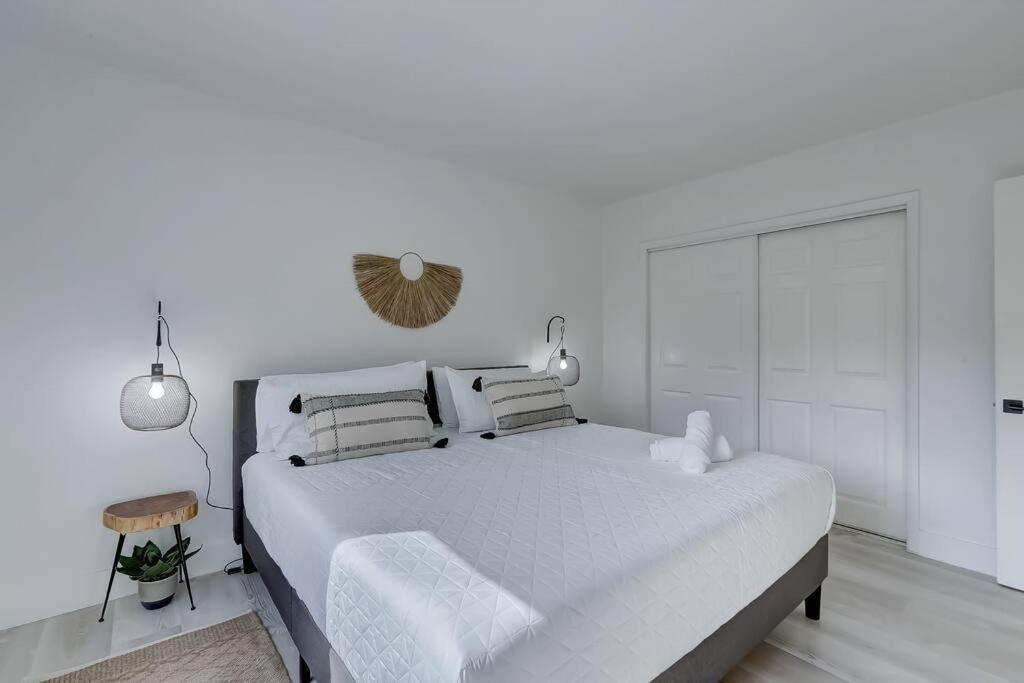 Chic Retreat: 2Br Apartment! Fort Lauderdale Ngoại thất bức ảnh