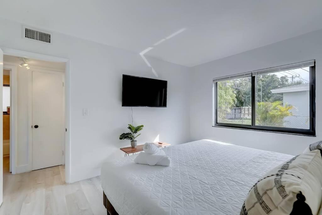 Chic Retreat: 2Br Apartment! Fort Lauderdale Ngoại thất bức ảnh