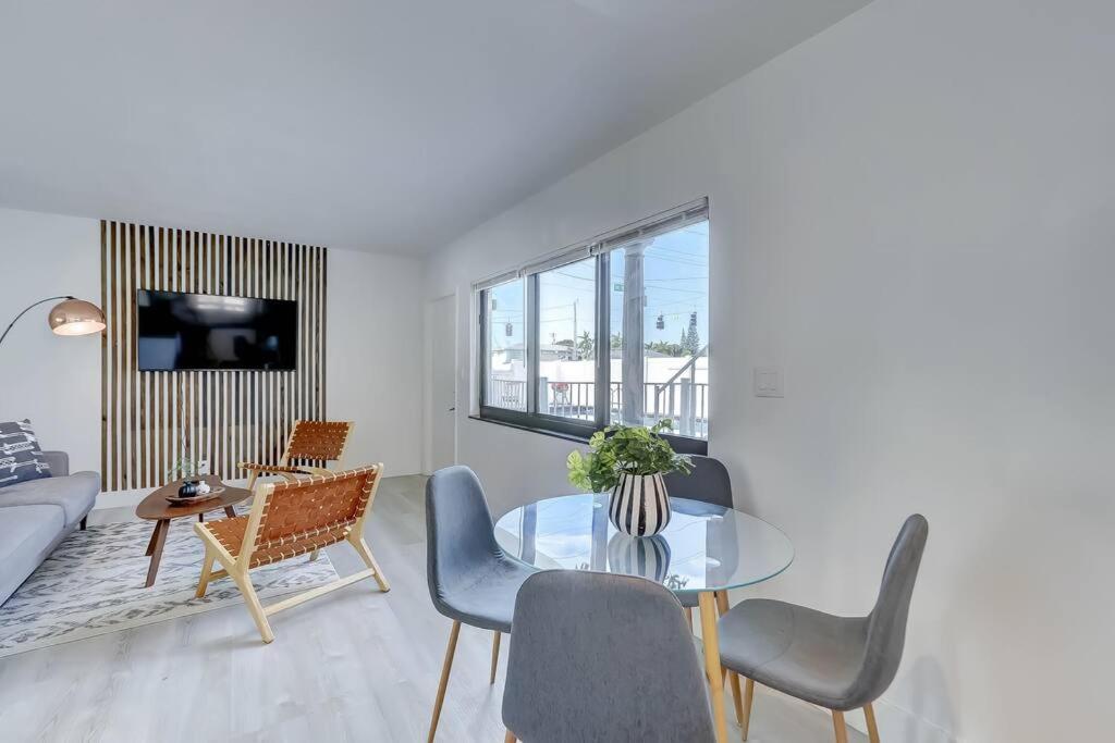 Chic Retreat: 2Br Apartment! Fort Lauderdale Ngoại thất bức ảnh